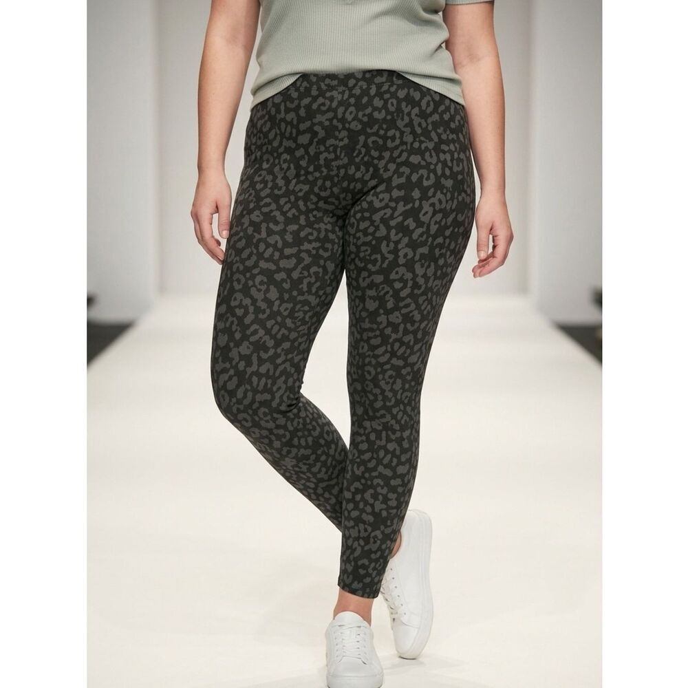 NWOT GAP Plus Size Gray Leopard Print High Waisted Leggings - Size 4XL